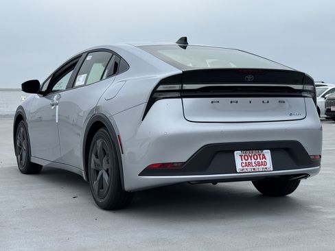 New 2026 Toyota Prius Plug-In Hybrid FWD image 12
