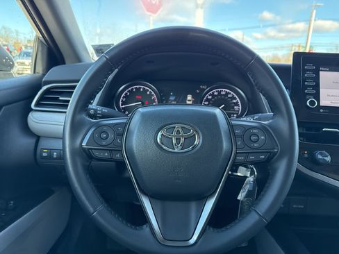 Used 2024 Toyota Camry SE image 16