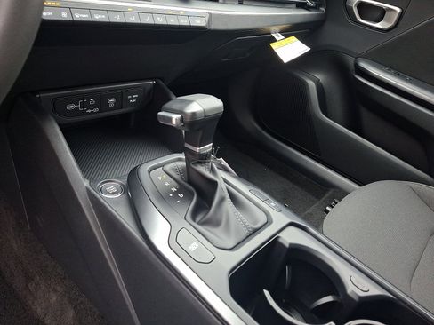New 2026 Kia K4 FWD image 10
