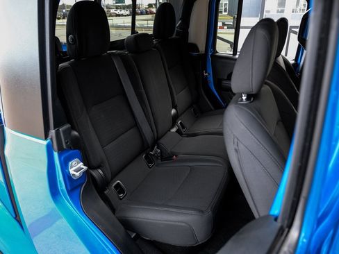 Used 2021 Jeep Gladiator Willys image 46