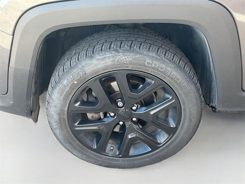 Used 2019 Jeep Renegade Altitude w/ Quick Order Package 2XM image 31