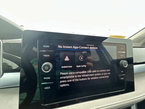 New 2025 Volkswagen Taos SE image 10