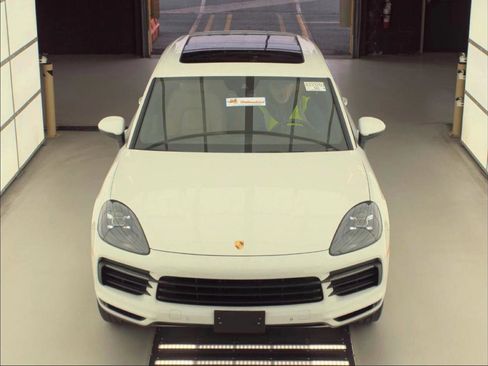 Used 2020 Porsche Cayenne AWD/4WD image 5