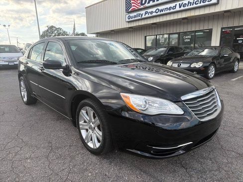 Used 2013 Chrysler 200 Touring FWD image 7