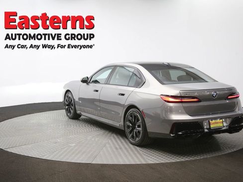Used 2023 BMW 760i xDrive w/ Executive Package AWD/4WD image 69