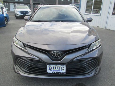 Used 2019 Toyota Camry LE image 2