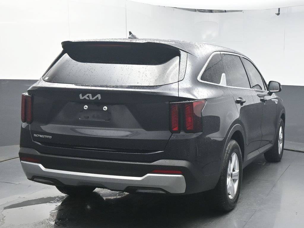 Used 2026 Kia Sorento LX FWD image 7