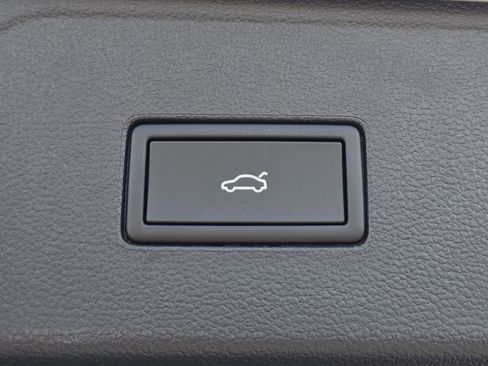 New 2026 Volkswagen Atlas SE image 16