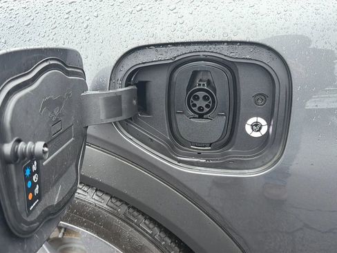 Used 2023 Ford Mustang Mach-E Select image 10