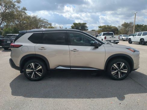 Used 2021 Nissan Rogue Platinum image 5