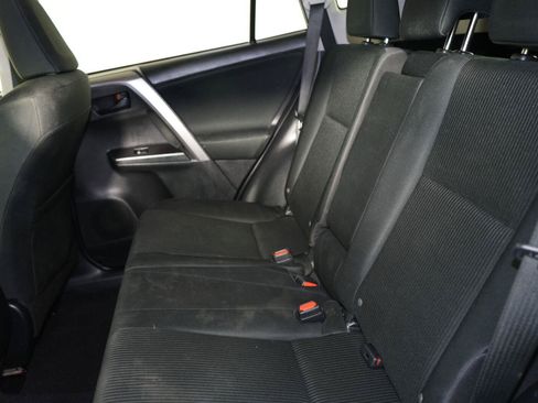 Used 2017 Toyota RAV4 LE FWD image 10