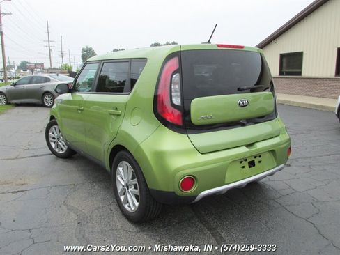 Used 2018 Kia Soul + FWD image 4