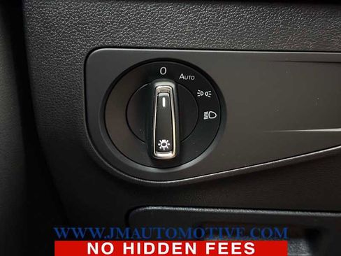 Used 2018 Volkswagen Tiguan SE FWD image 35