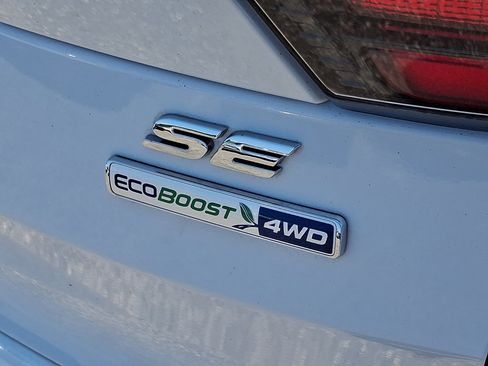 Used 2017 Ford Escape SE AWD/4WD image 4