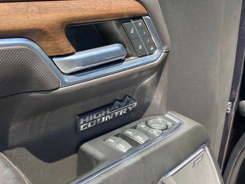 Used 2023 Chevrolet Silverado 1500 High Country w/ High Country Premium Package AWD/4WD image 11