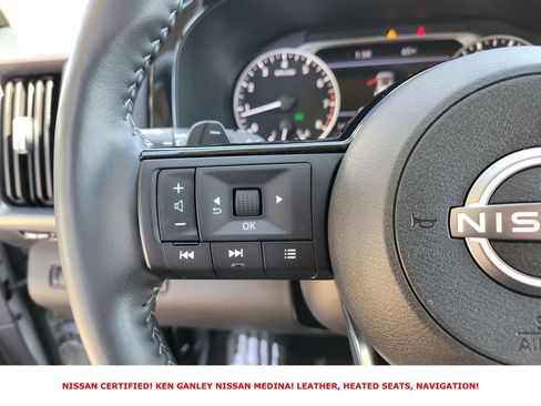 Certified 2025 Nissan Pathfinder SL image 30