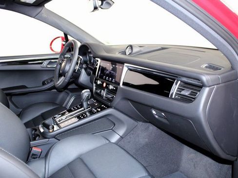 New 2026 Porsche Macan S image 25