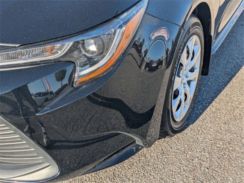 Certified 2025 Toyota Corolla LE image 9