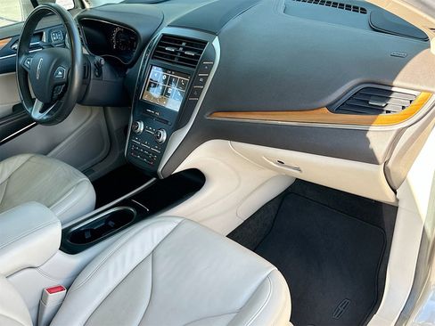 Used 2017 Lincoln MKC Select w/ Select Plus Package image 27