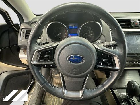 Used 2018 Subaru Outback 2.5i Limited AWD/4WD image 11