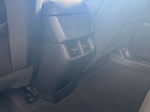 Used 2025 Chevrolet Equinox LT image 24