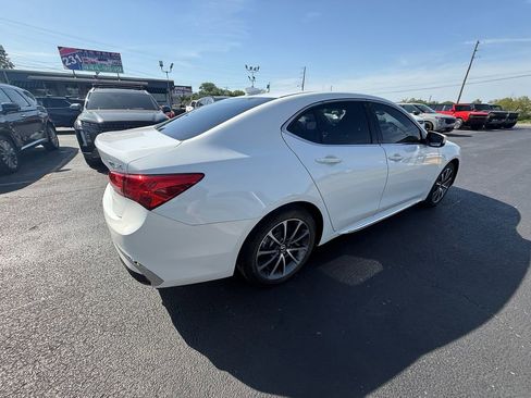Used 2018 Acura TLX V6 w/ Technology Package FWD image 3