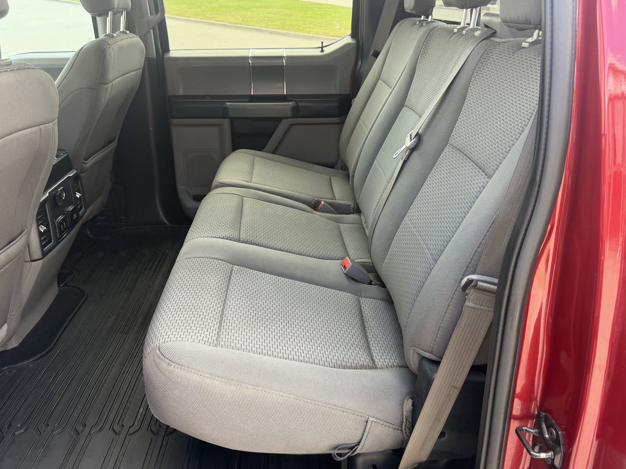 Used 2019 Ford F150 XLT w/ Equipment Group 302A Luxury AWD/4WD image 33
