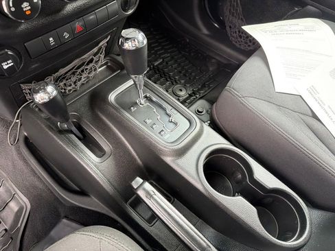 Used 2018 Jeep Wrangler Unlimited Sport AWD/4WD image 24
