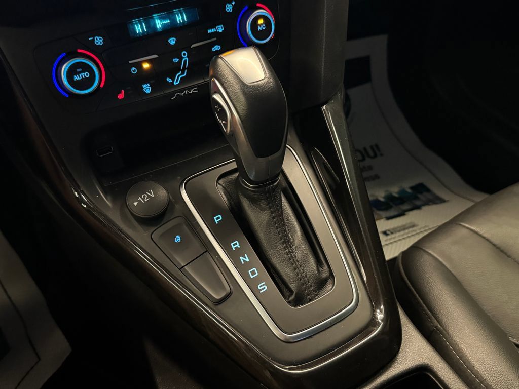 Used 2018 Ford Focus Titanium w/ Titanium Technology Package FWD image 16