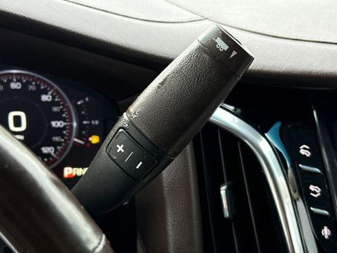 Used 2015 Cadillac Escalade Premium image 28