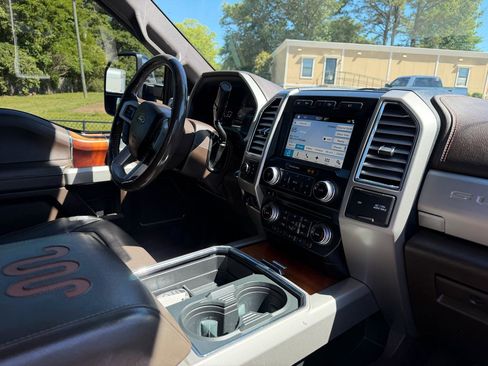 Used 2017 Ford F250 King Ranch w/ King Ranch Ultimate Package AWD/4WD image 14