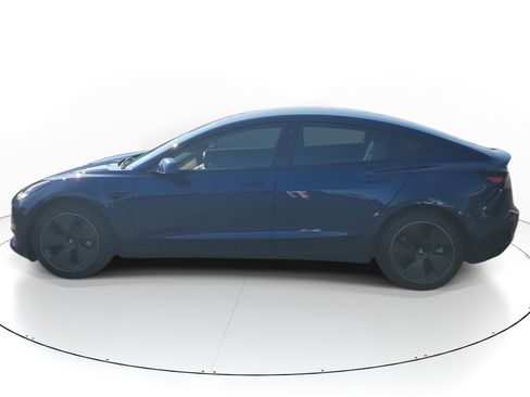 Used 2021 Tesla Model 3 Standard Range Plus image 3