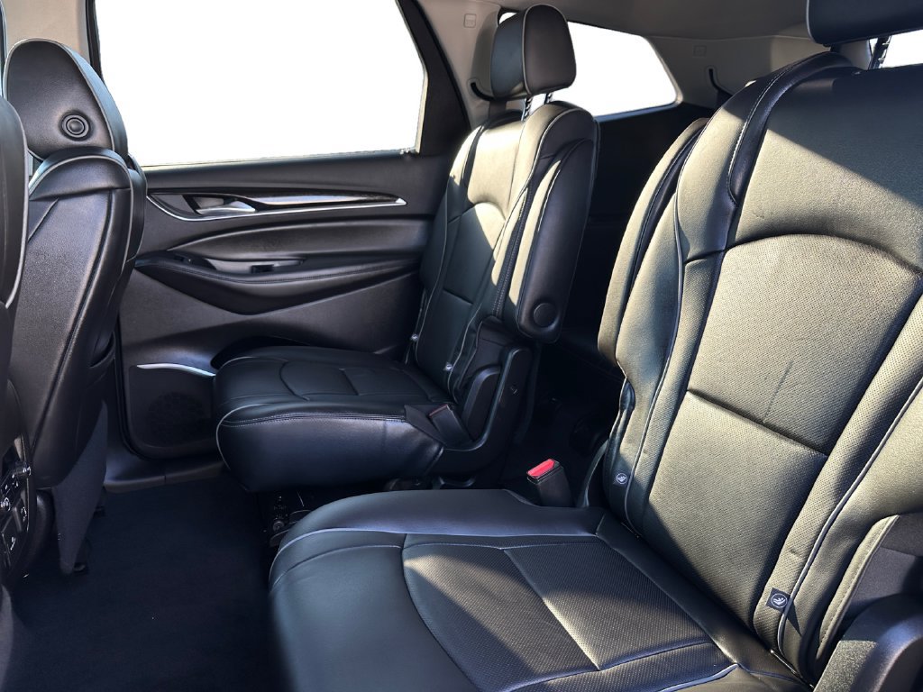 Used 2021 Buick Enclave Avenir w/ Avenir Technology Package AWD/4WD image 20