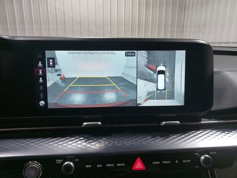 Used 2023 Kia Carnival SX Prestige image 41