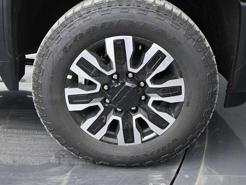 New 2025 GMC Sierra 3500 Denali Ultimate image 10