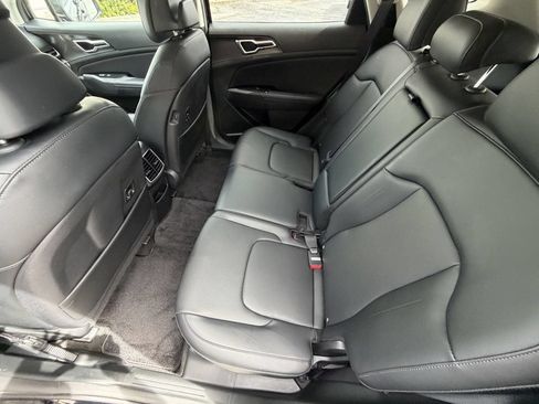 Used 2023 Kia Sportage EX FWD image 12