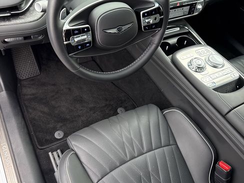 Used 2025 Genesis G90 3.5T image 34