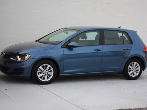 Used 2015 Volkswagen Golf S image 13