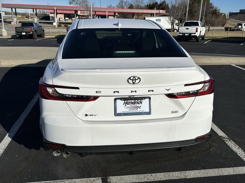 Used 2026 Toyota Camry SE image 8