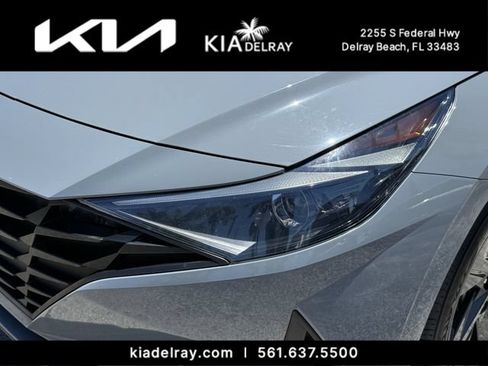 Used 2022 Hyundai Elantra SEL FWD image 6