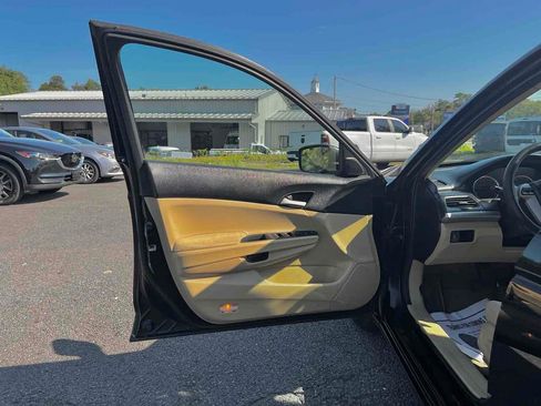 Used 2011 Honda Accord LX-P image 11