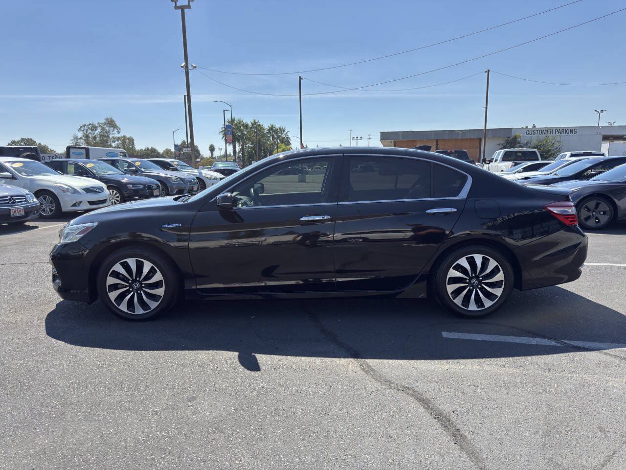 Used 2017 Honda Accord Touring image 6