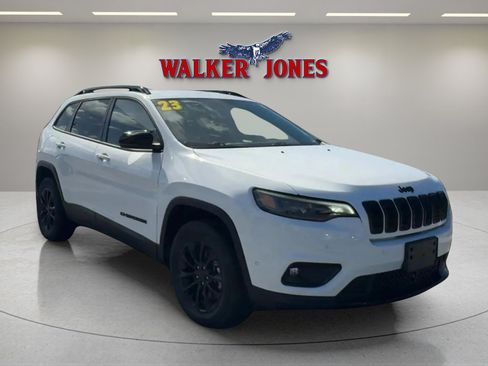 Used 2023 Jeep Cherokee Altitude Lux image 1