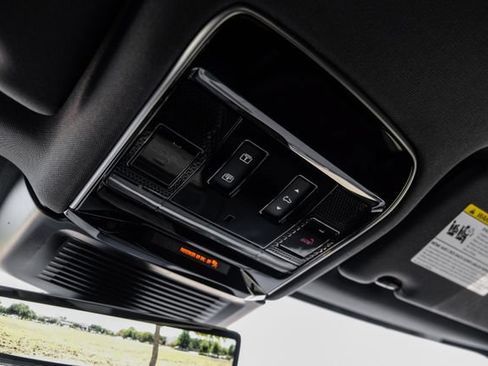 New 2026 Land Rover Range Rover Sport Dynamic SE AWD/4WD image 32
