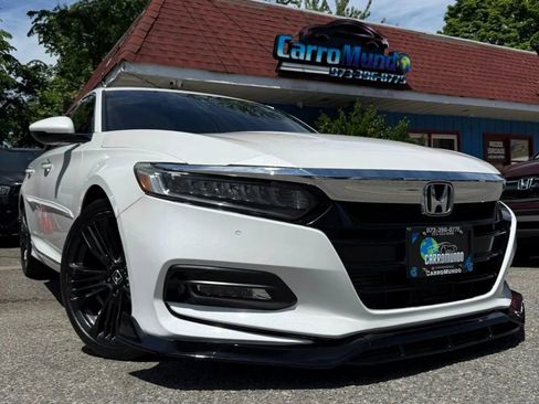 Used 2018 Honda Accord Touring image 1