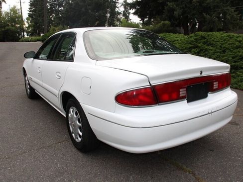 Used 1998 Buick Century Custom FWD image 3