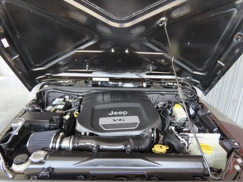 Used 2014 Jeep Wrangler Unlimited Sport AWD/4WD image 44
