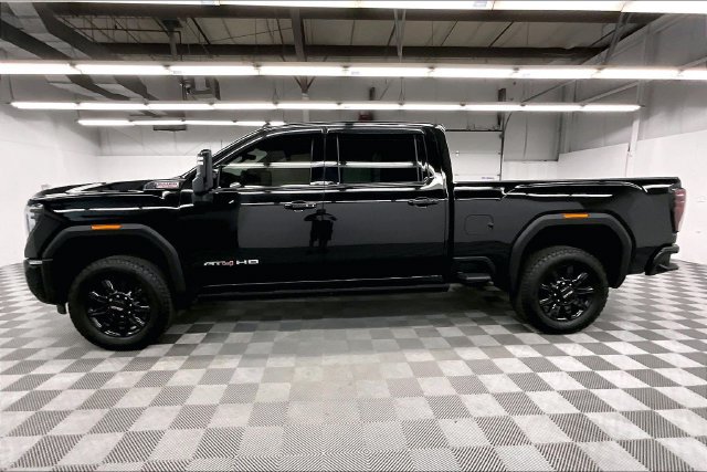 Used 2025 GMC Sierra 2500 AT4 w/ AT4 Premium Plus Package AWD/4WD image 14
