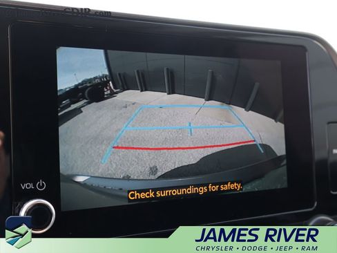 Used 2025 Toyota Highlander XLE image 36