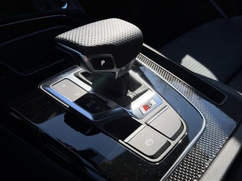 Used 2024 Audi SQ5 Premium image 24